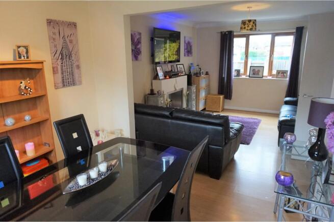 Lounge/Dining Room