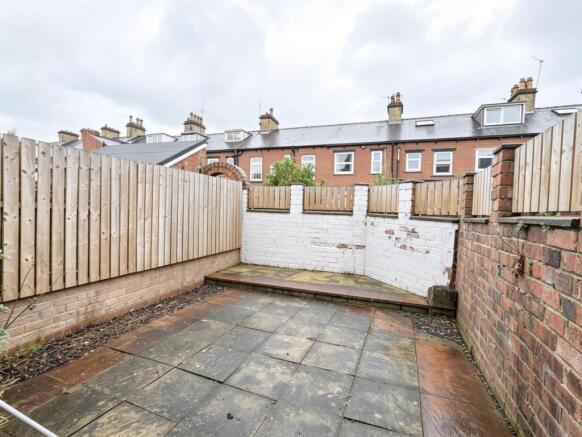 2 bed Terraced to rent Image 10