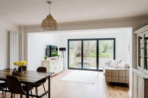 Maidstone Road, Matfield, Tonbridge, TN12 7JR
