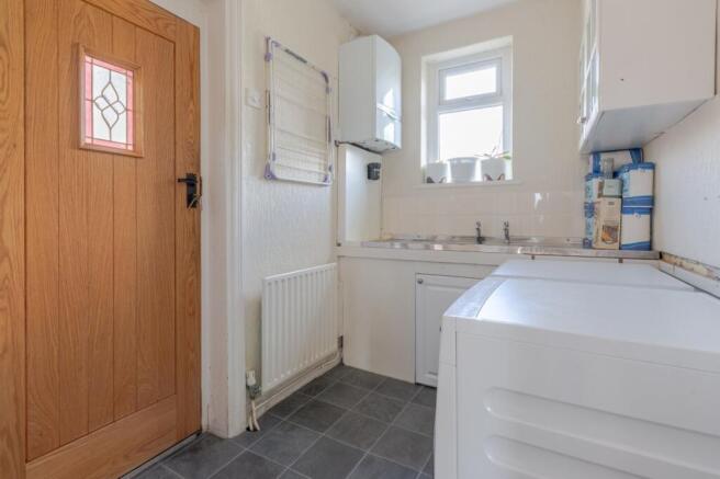 3 bed Semi-Detached for sale Image 6