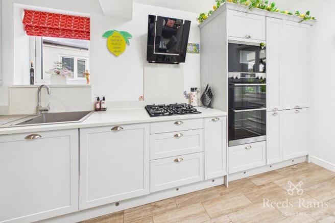 2 bed Bungalow for sale Image 5