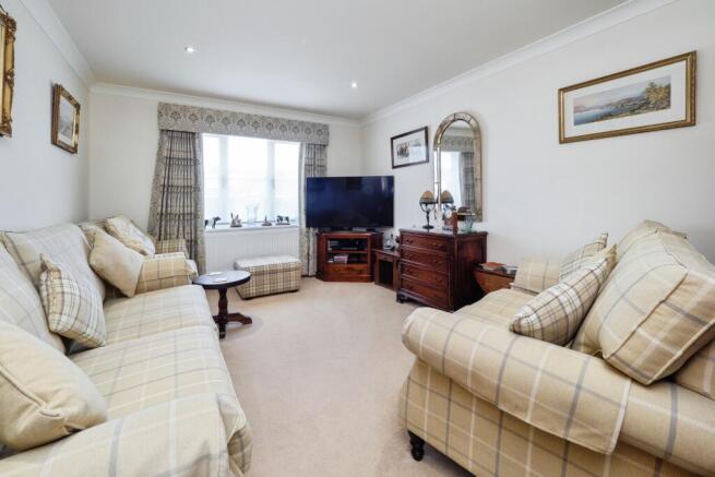 4 bed Detached for sale Image 8
