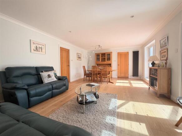 19 Fourways Drive-8.JPG