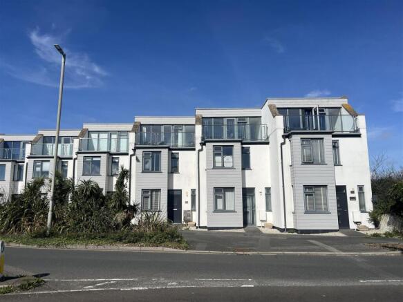 3 Kingsley Mews