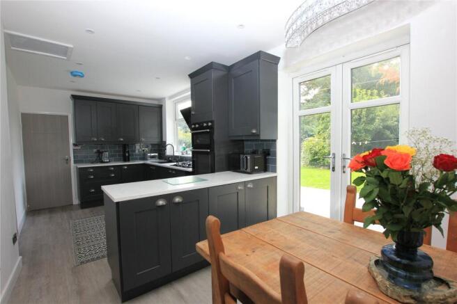 4 bed Detached Bungalow for sale Image 4