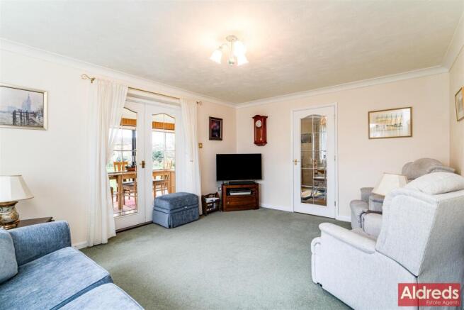 2 Squires Walk (17).jpg