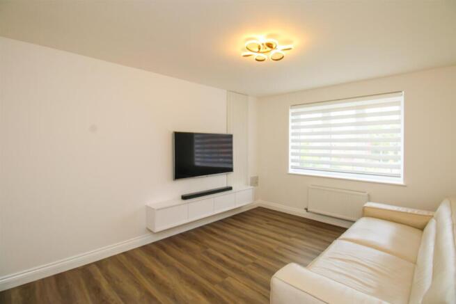 4 bed Detached for sale Image 7