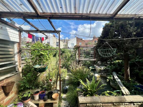 Aston Road - Garden.jpg