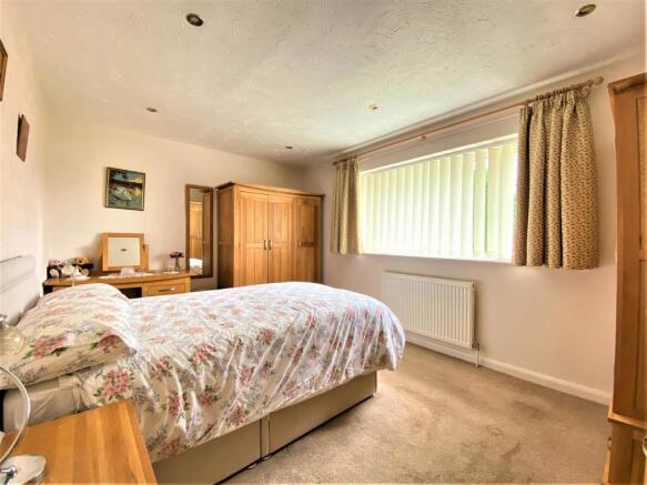 Bed 1 Oatfield.jpg