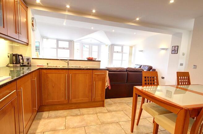 2 bed Detached for sale Image 7