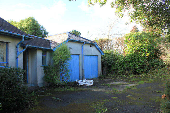 GARAGE/PARKING