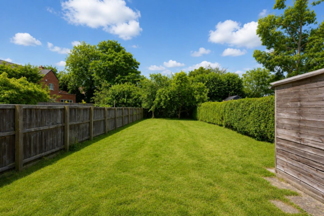 3 bed Semi-Detached for sale Image 9