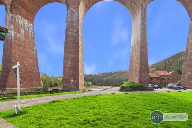 3 bed Terraced for sale Image 8