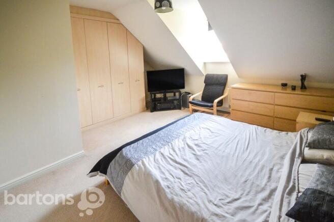 4 bed Semi-Detached to rent Image 11