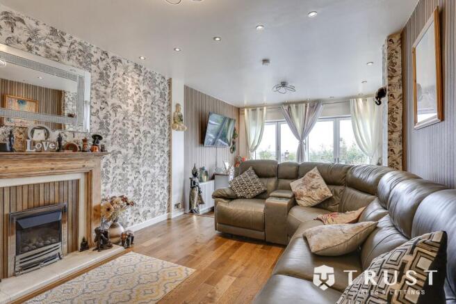 3 bed Detached Bungalow for sale Image 4