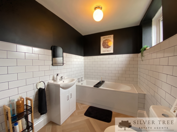 3 bed Semi-Detached for sale Image 9