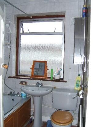 BATHROOM & WC