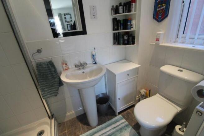 En-suite shower r...