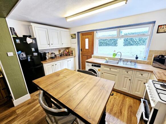 3 bed Terraced for sale Image 5