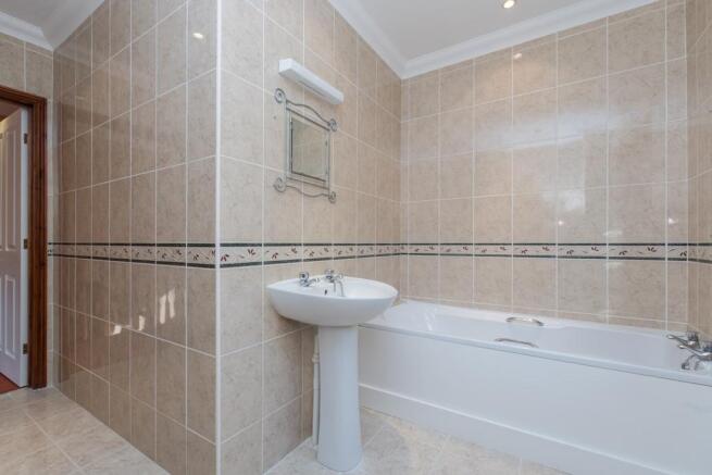 Family Bathroom 