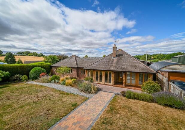 1 Spicers Close-6.jpg