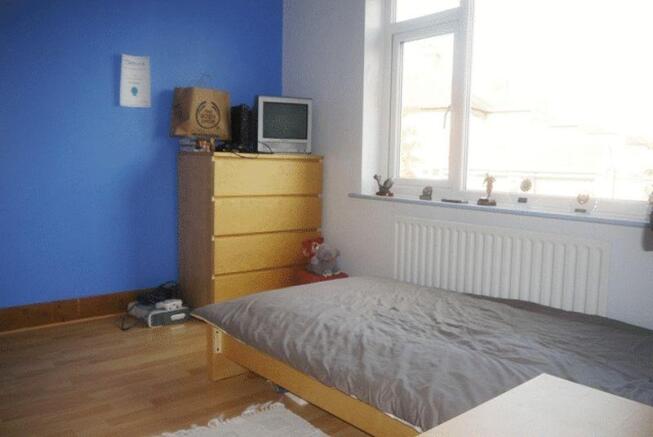 BEDROOM 2