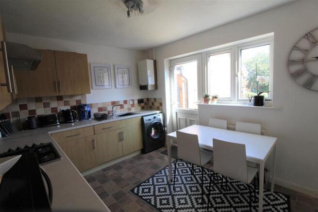 kitchen 2.JPG