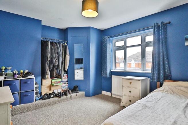 4 bed Semi-Detached for sale Image 12
