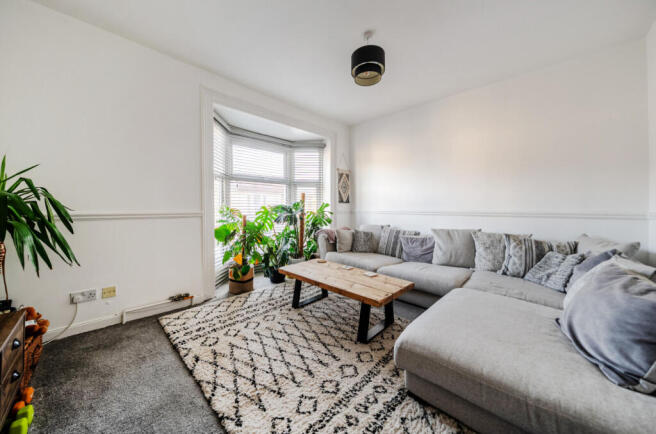 1430305-1-69b9a11...