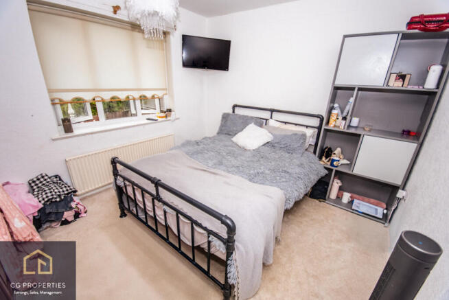 3 bed Semi-Detached for sale Image 6