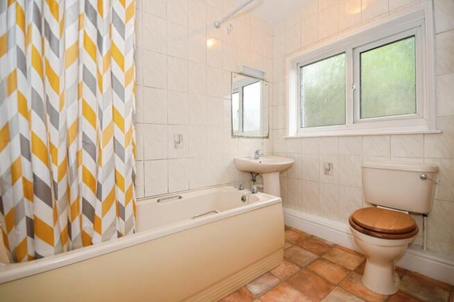 4 bed Semi-Detached for sale Image 6