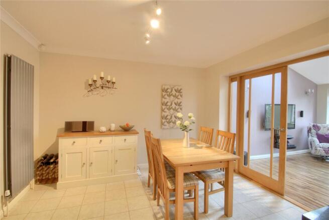 4 bed Detached for sale Image 10