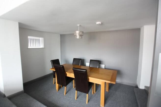 1 bed House Share to rent Image 5