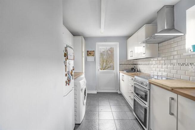 KITCHEN i.jpg