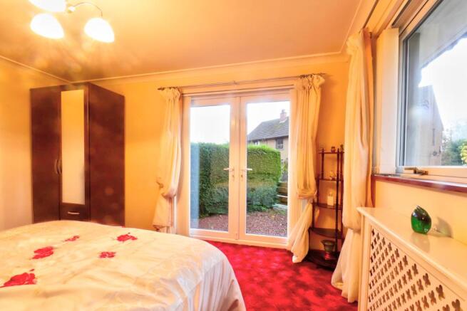 Dining Room/Bed4