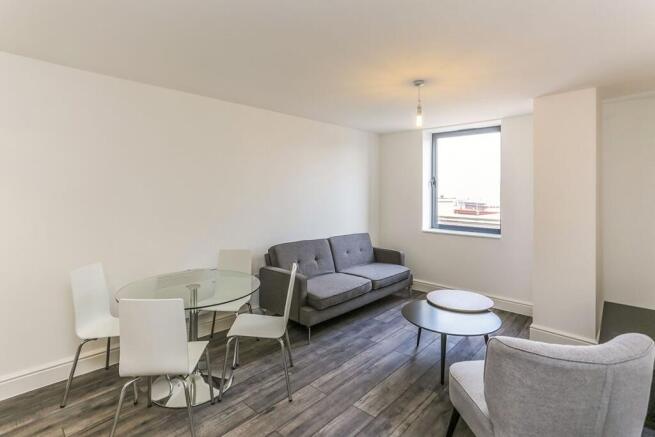 2 bed Apartment to rent Image 7