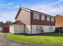 10, Redshaw Close, Buckingham MK18 7BS