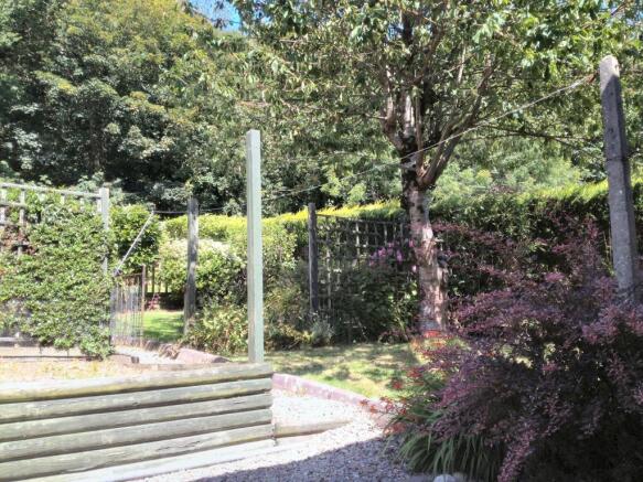 92 Llanmiloe Estate, Pendine SA33 4UF Photo 12