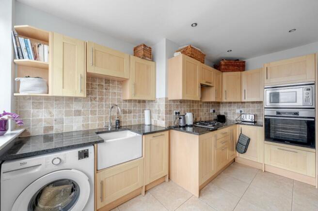 3 bed Flat for sale Image 4