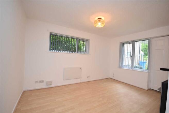 Lounge/Dining Area