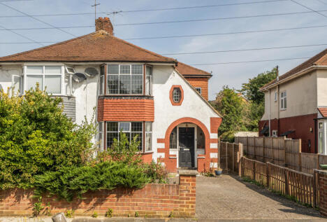 Brockenhurst Avenue, Worcester Park, KT4