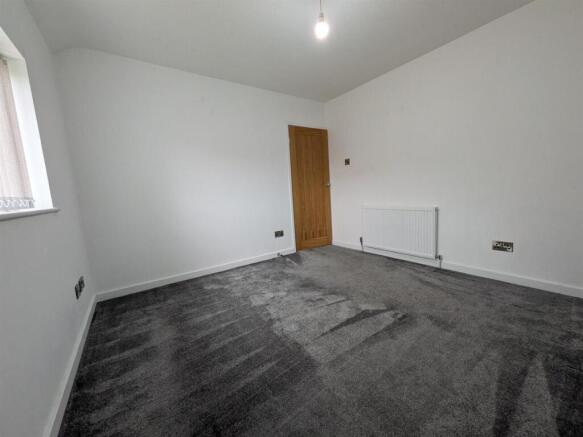3 bed Semi-Detached to rent Image 12