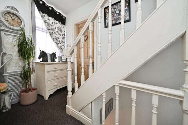 4 bed House for sale Image 7