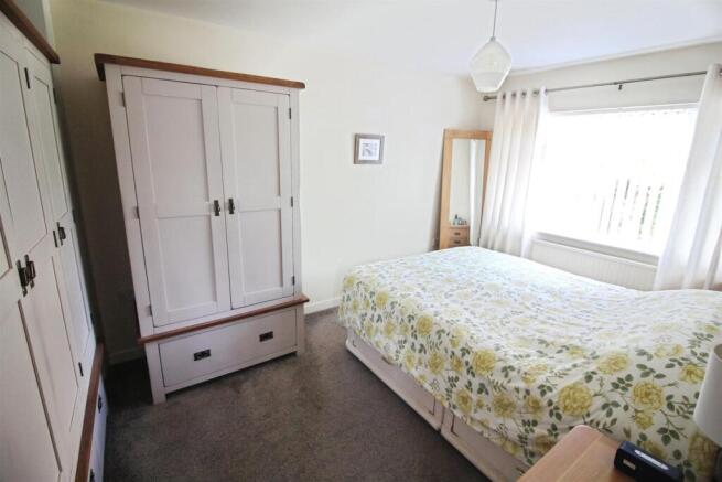 2 bed Semi-Detached Bungalow for sale Image 7
