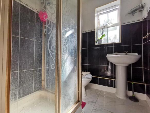 En-suite Bathroom