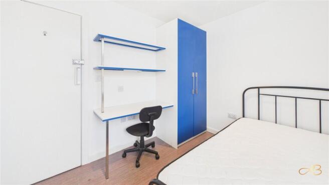 4 bed Terraced to rent Image 6