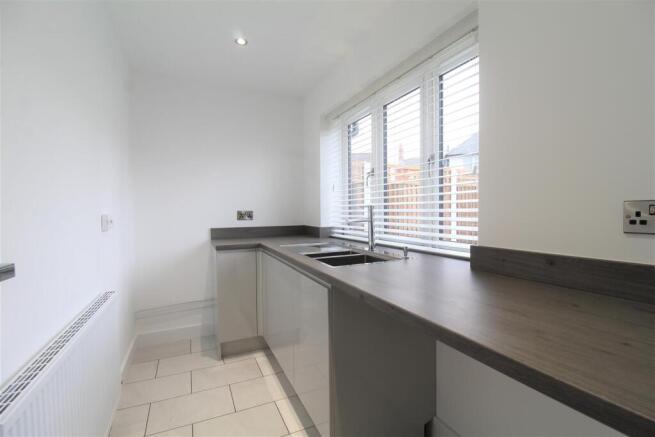 7 Utility Room.JPG