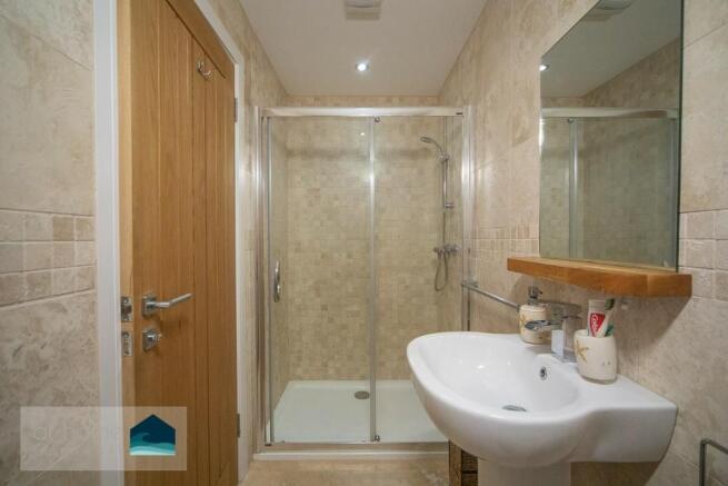 Master En-Suite