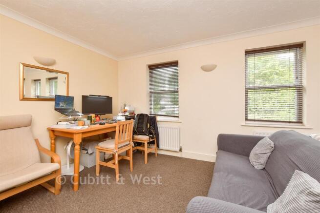 Studio Room