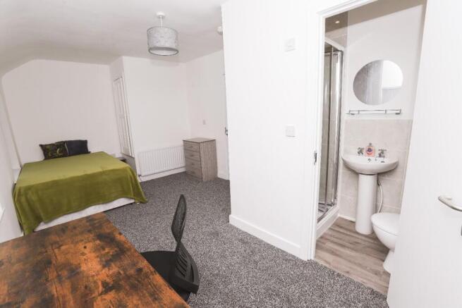 5 bed Terraced to rent Image 10